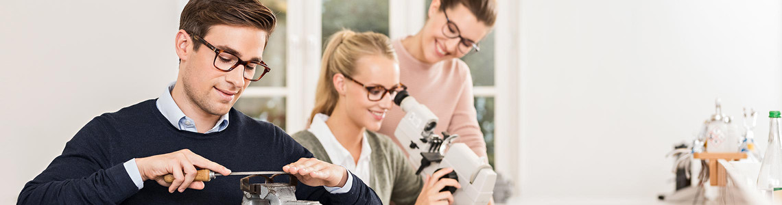 Lehre zum Augenoptiker (w/m/d)